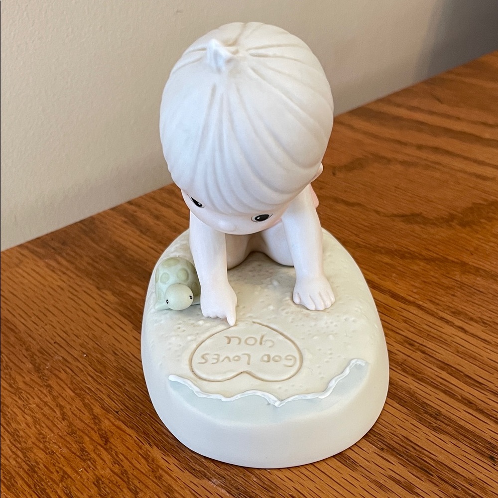 Precious Moments Figurine “Love Letters in the Sand”